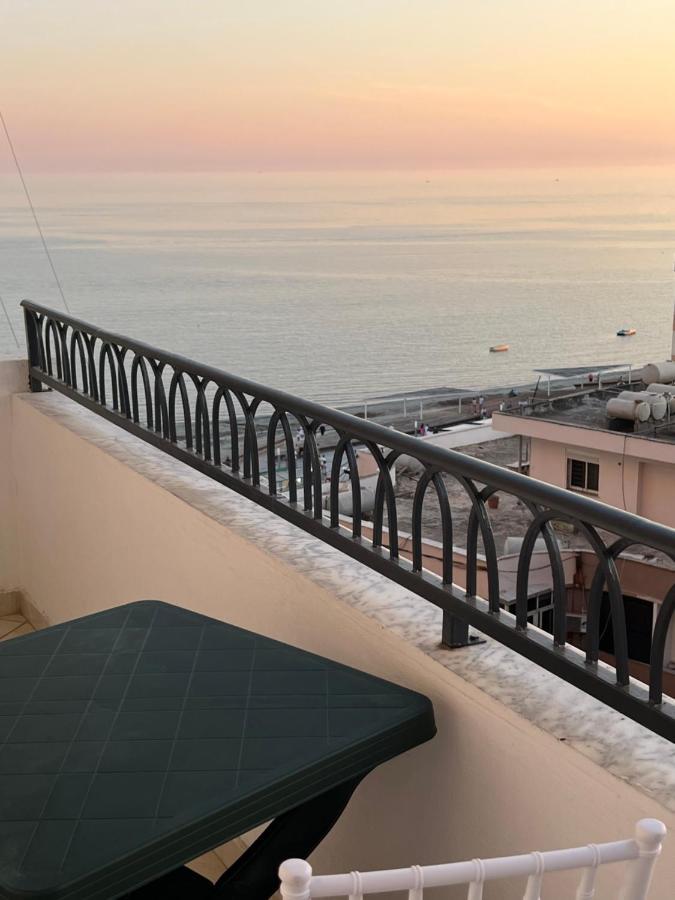 Lungomare Rei'S Apartment Durres Exterior photo